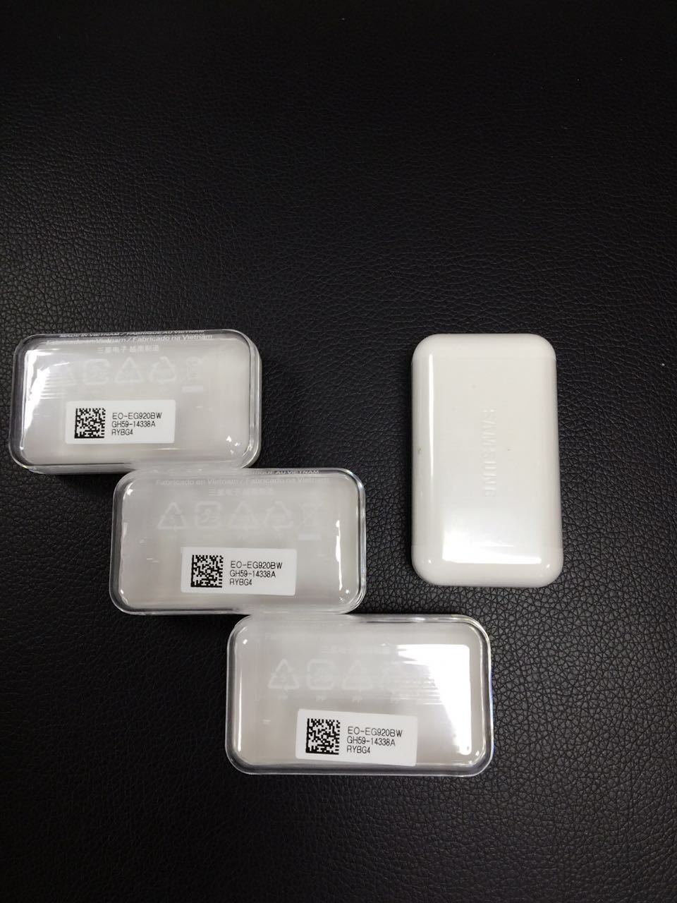 S8 S9 S10 earbuds with Volume control & Mic for Samsung for all phones