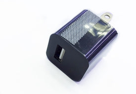 A Good quality wholesale factory direct iphone wall chargers 5V 1A with IC protection